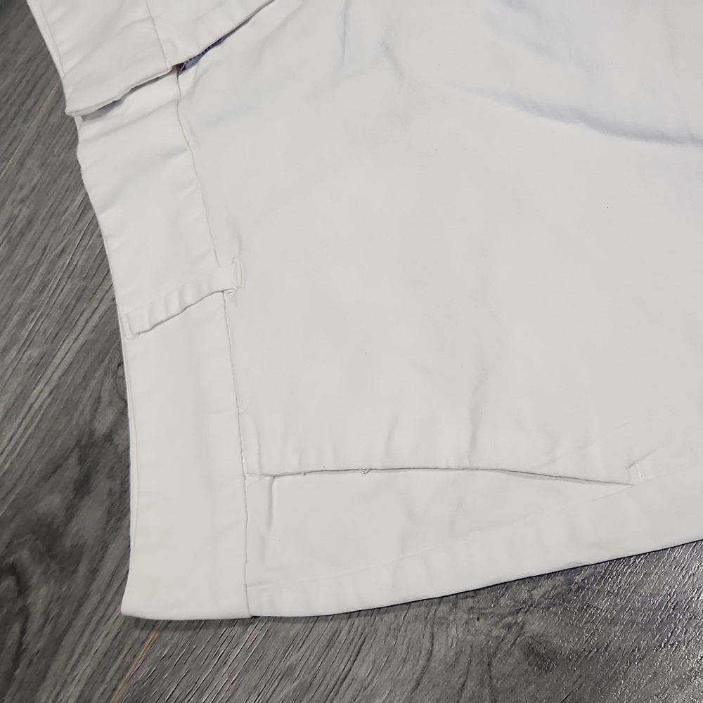 Maison Jules Maddie Everyday White Cuffed Shorts - Picture 2 of 5